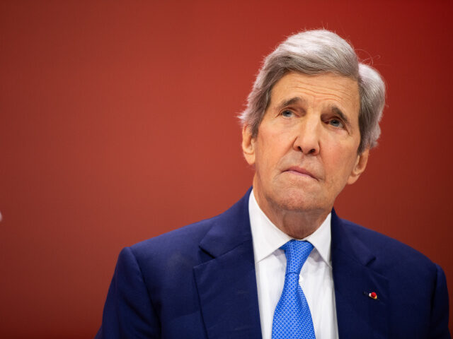 John-Kerry-Worried-640x480