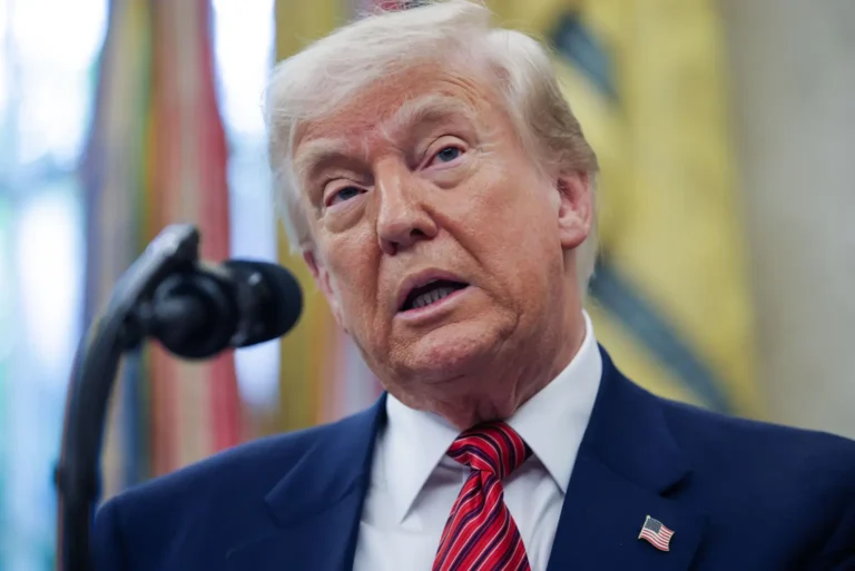 shutterstock_editorial_Trump_Swears_in_Perdue_as_US_A_15289056j